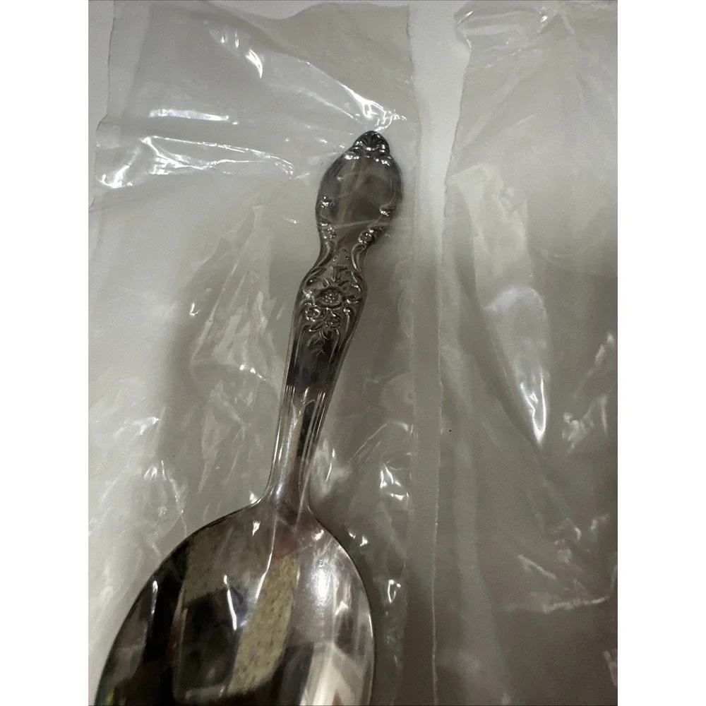 Kid Extras ~ Oneida ARBOR ROSE True Rose Salad‎ Fork Teaspoon